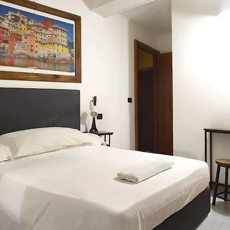 Red And Blues Music Hotel 2*